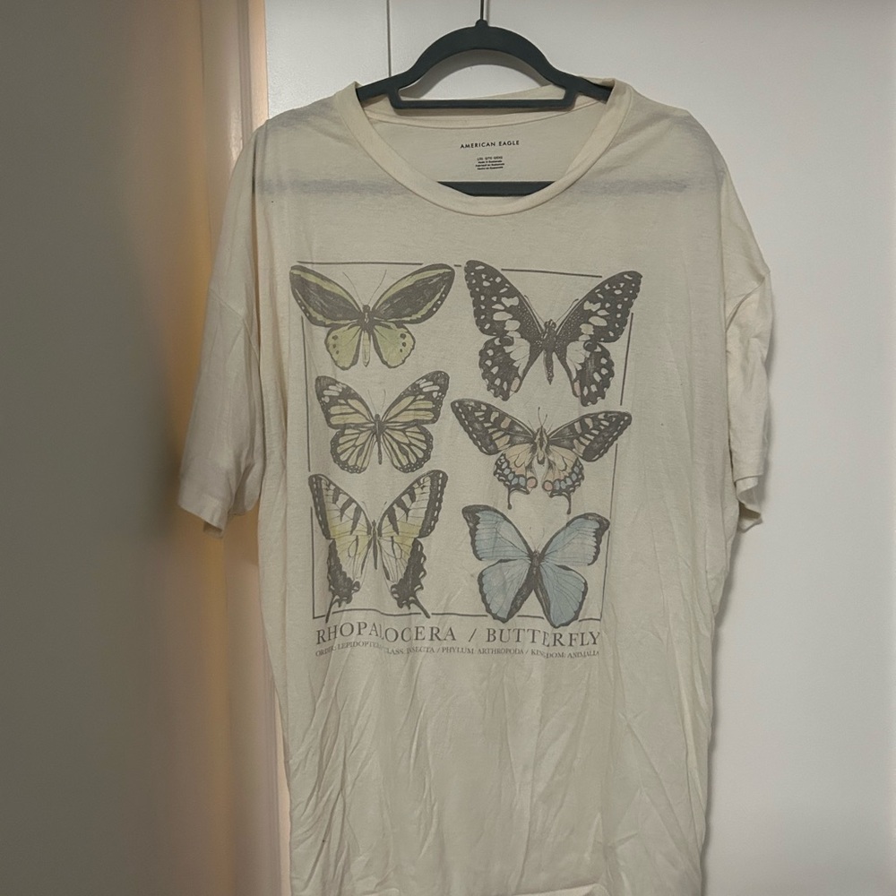 American Eagle Butterfly Graphic Tee Size L/XL